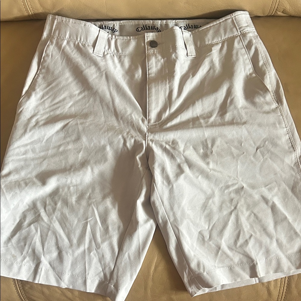 Callaway Men's khaki golf Shorts 31